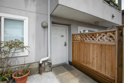 202 6930 Balmoral Street, Burnaby, BC, Burnaby — Townhouse for sale