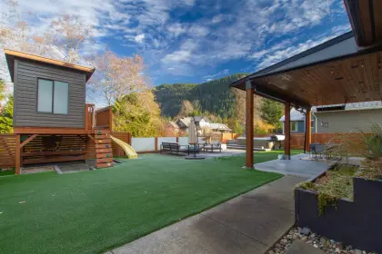 1555 Judd Road, Squamish, BC, Squamish — Single Family Residence for sale