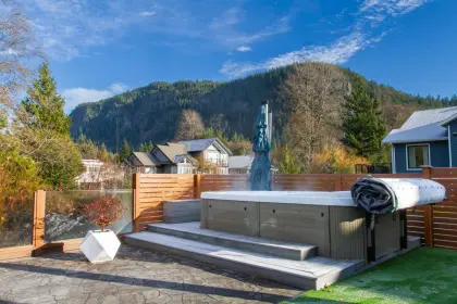 1555 Judd Road, Squamish, BC, Squamish — Single Family Residence for sale