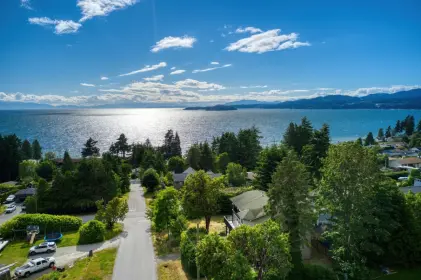 5110 Vine Road, Sechelt, BC, Sechelt — Single Family Residence for sale