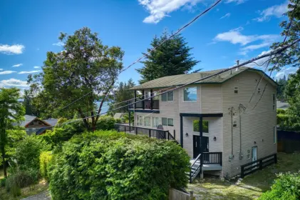 5110 Vine Road, Sechelt, BC, Sechelt — Single Family Residence for sale