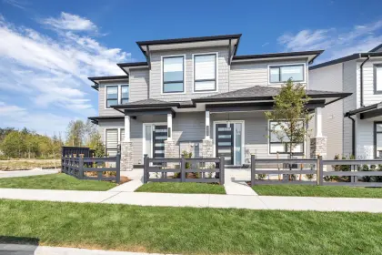 19653 76 Avenue, Langley, BC, Langley — Half Duplex for sale