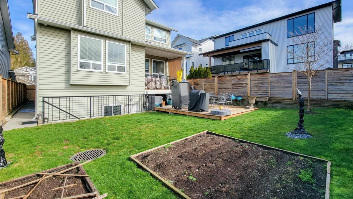 Community Amenities Photo (Clubhouse) of 24670 106 Avenue, Maple Ridge, BC