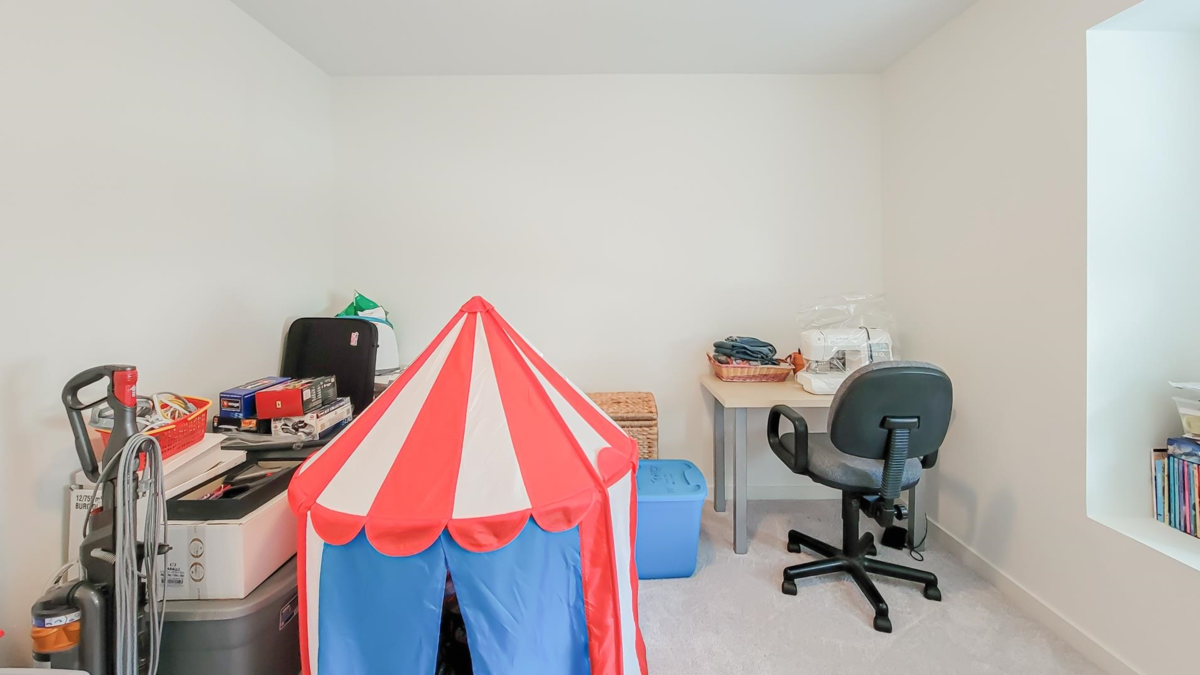 Entry Foyer Photo of 24670 106 Avenue, Maple Ridge, BC