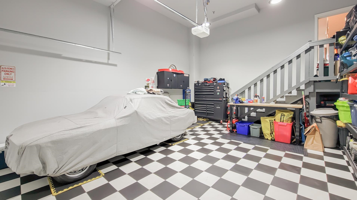 Hot Tub / Spa Photo of 24670 106 Avenue, Maple Ridge, BC