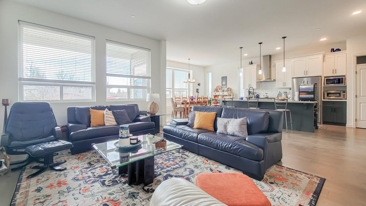 Kitchen Island Photo of 24670 106 Avenue, Maple Ridge, BC