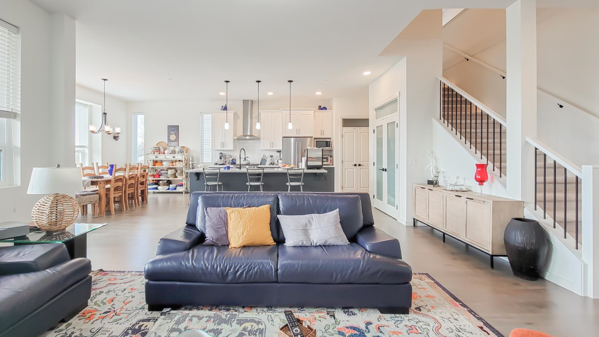Kitchen Photo of 24670 106 Avenue, Maple Ridge, BC