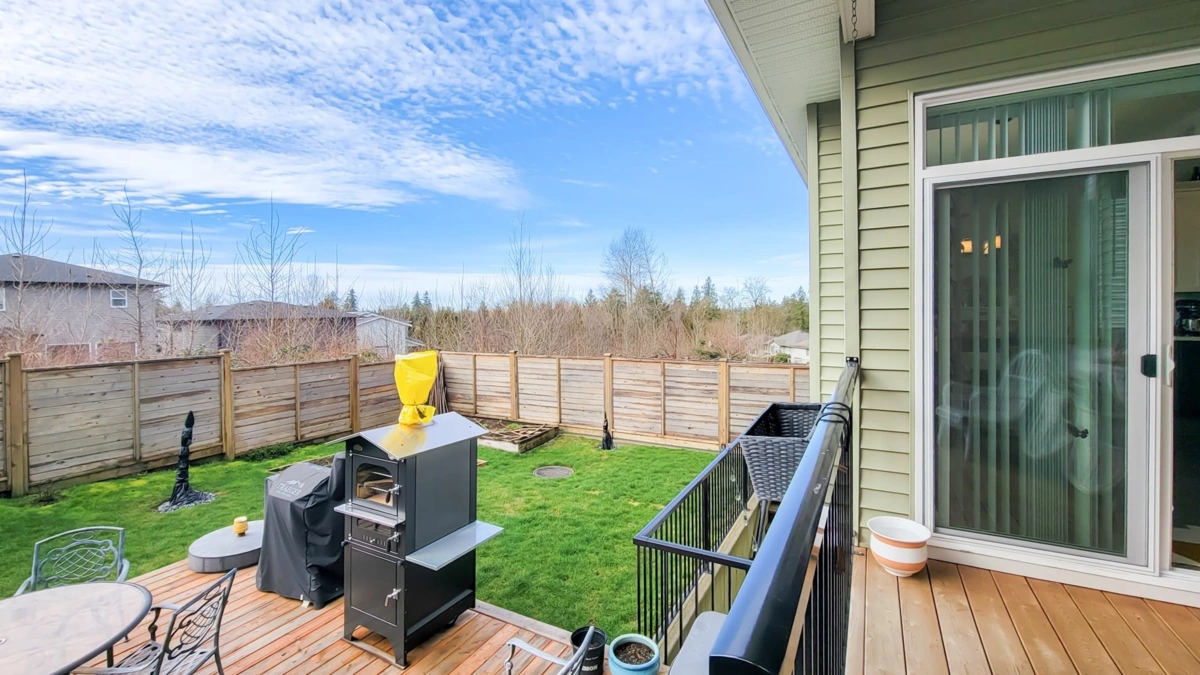 Outdoor Kitchen Photo of 24670 106 Avenue, Maple Ridge, BC