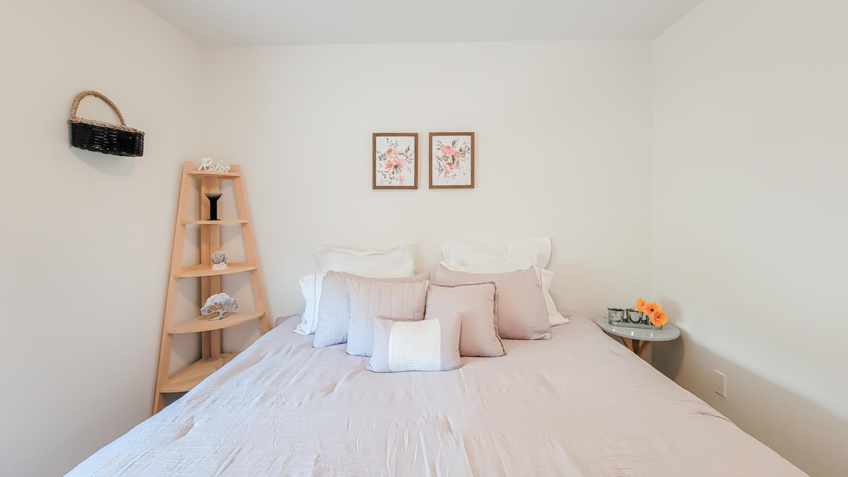 Powder Room Photo of 24670 106 Avenue, Maple Ridge, BC