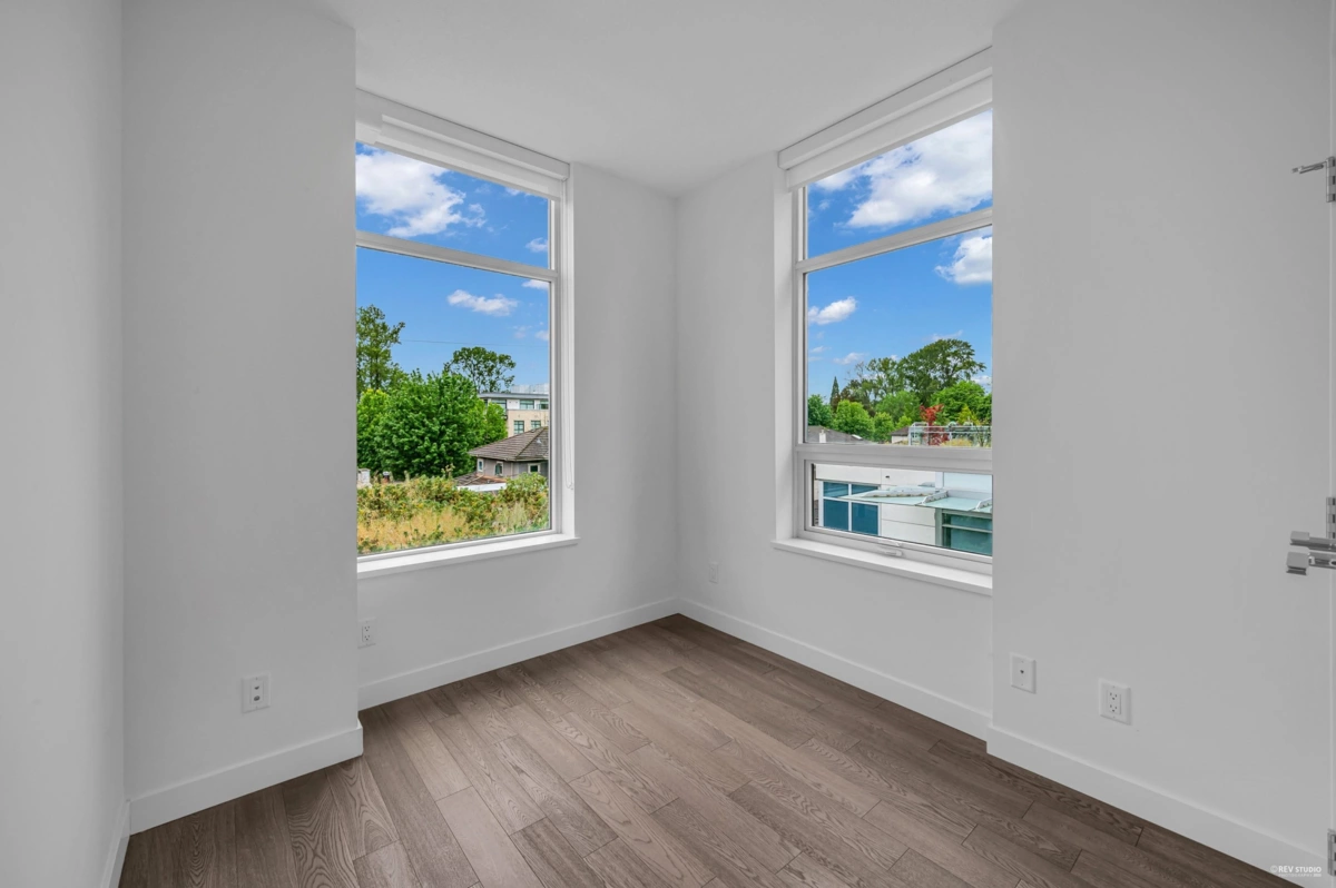 Entry Foyer Photo of 303 5077 Cambie Street, Vancouver, BC