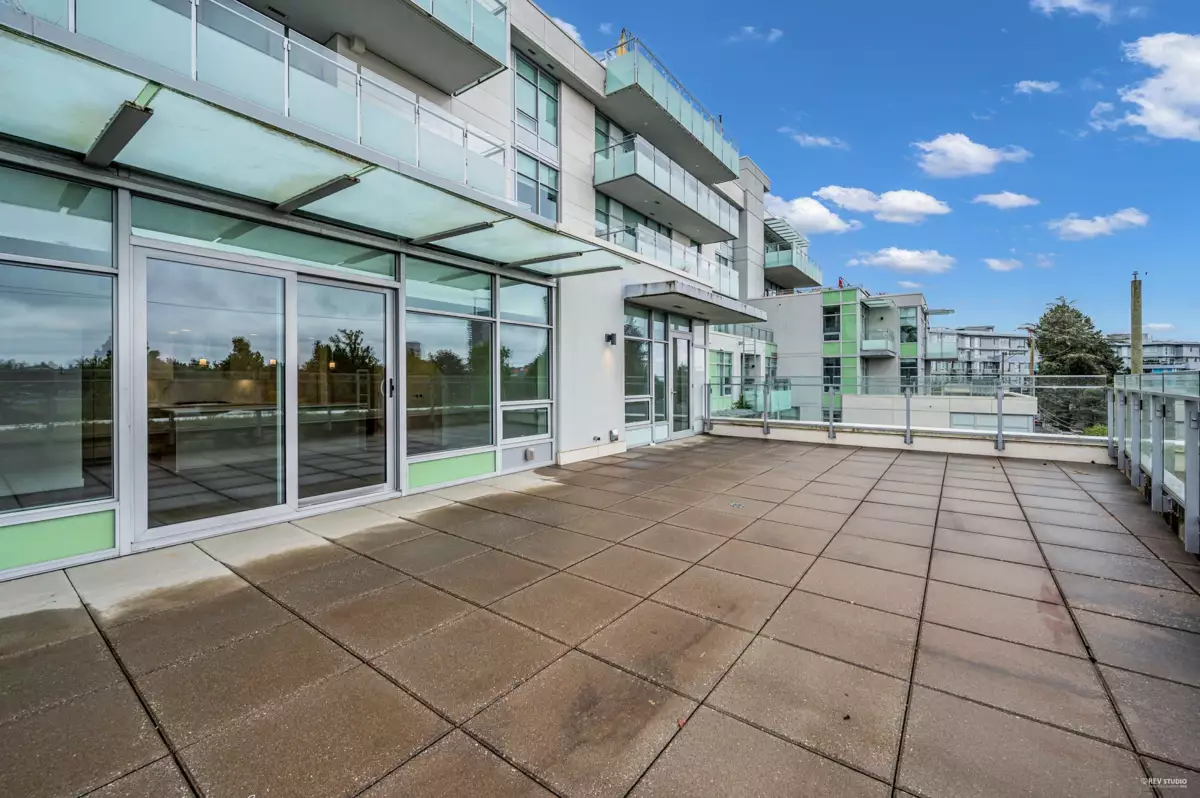 Swimming Pool Photo of 303 5077 Cambie Street, Vancouver, BC