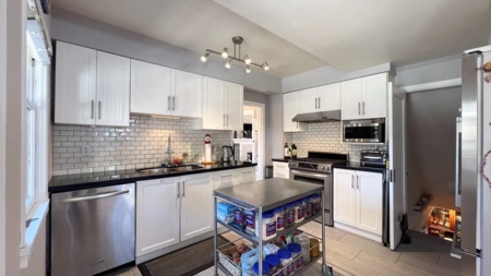 Breakfast Nook Photo of 3090 Discovery Street, Vancouver, BC