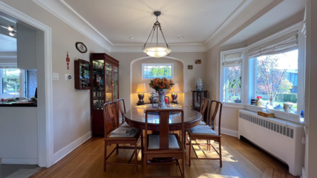 Kitchen Island Photo of 3090 Discovery Street, Vancouver, BC