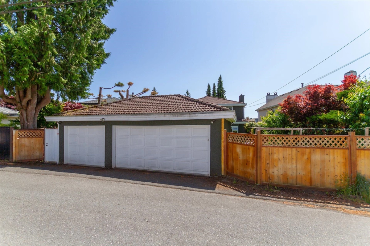 Entry Foyer Photo of 1369 W 55th Avenue, Vancouver, BC