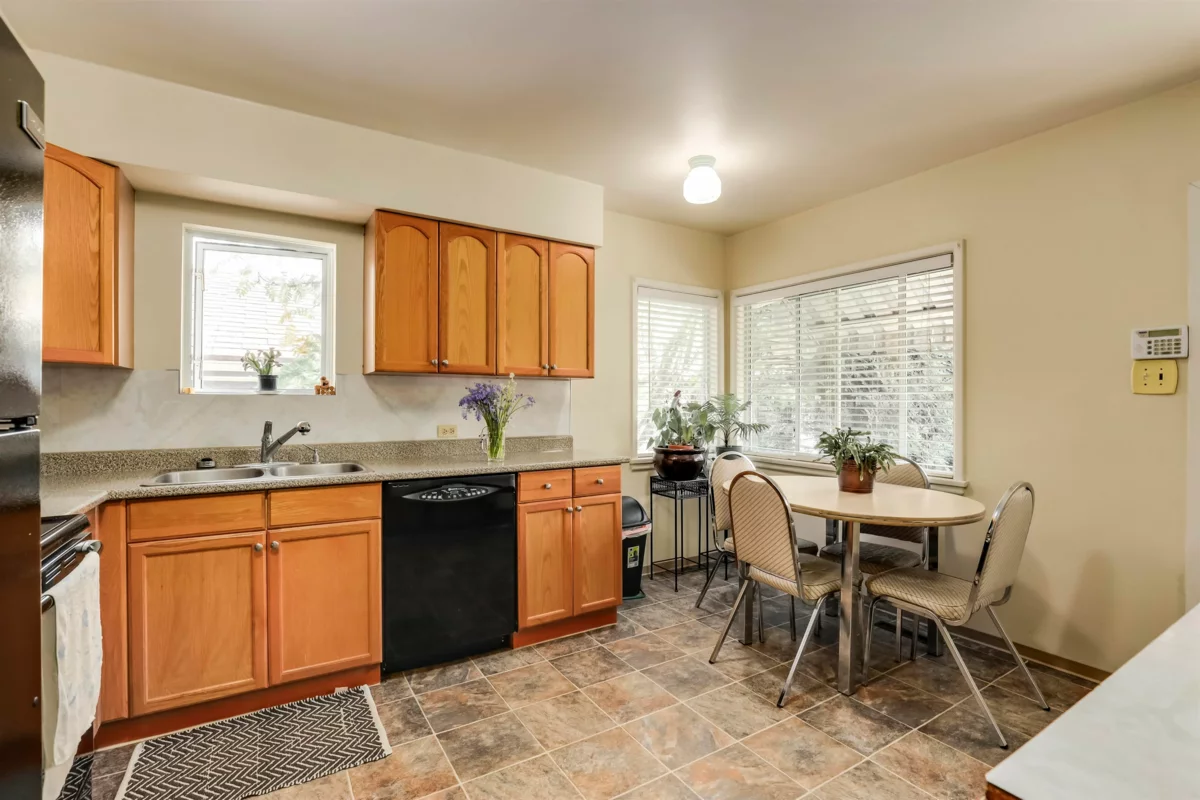 Kitchen Island Photo of 7475 Knight Street, Vancouver, BC