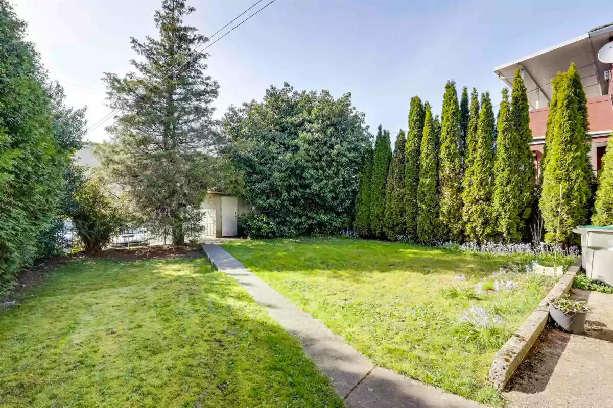 Mudroom Photo of 7475 Knight Street, Vancouver, BC