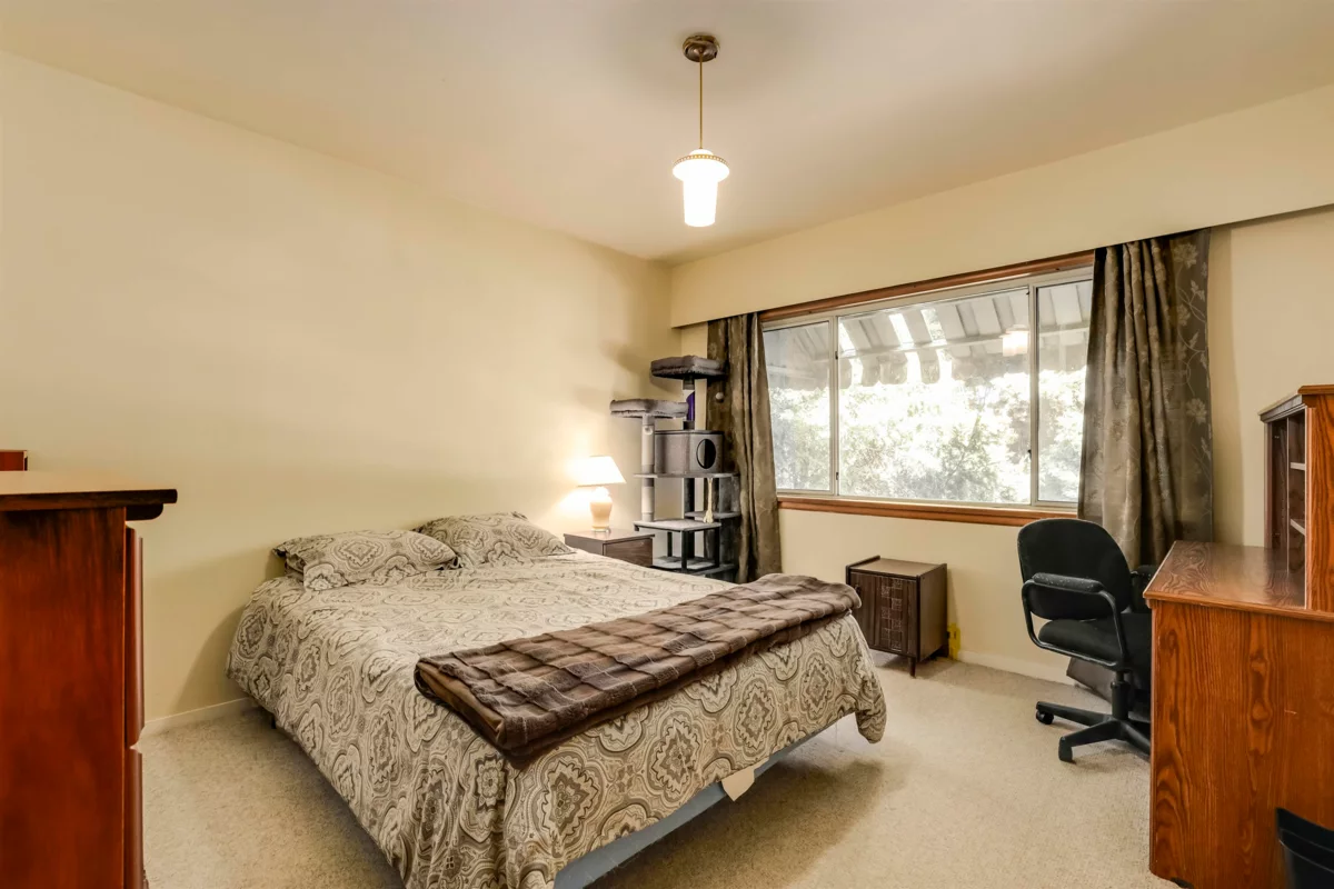 Walk-In Closet Photo of 7475 Knight Street, Vancouver, BC