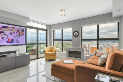 2402 1128 Quebec Street, Vancouver, BC, Vancouver — Apartment/Condo for sale