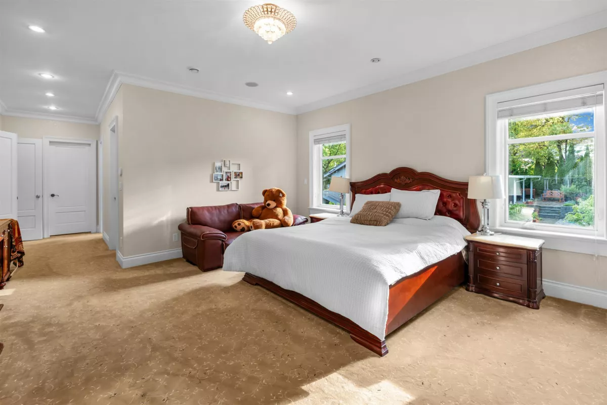 Entry Foyer Photo of 8233 Government Road, Burnaby, BC