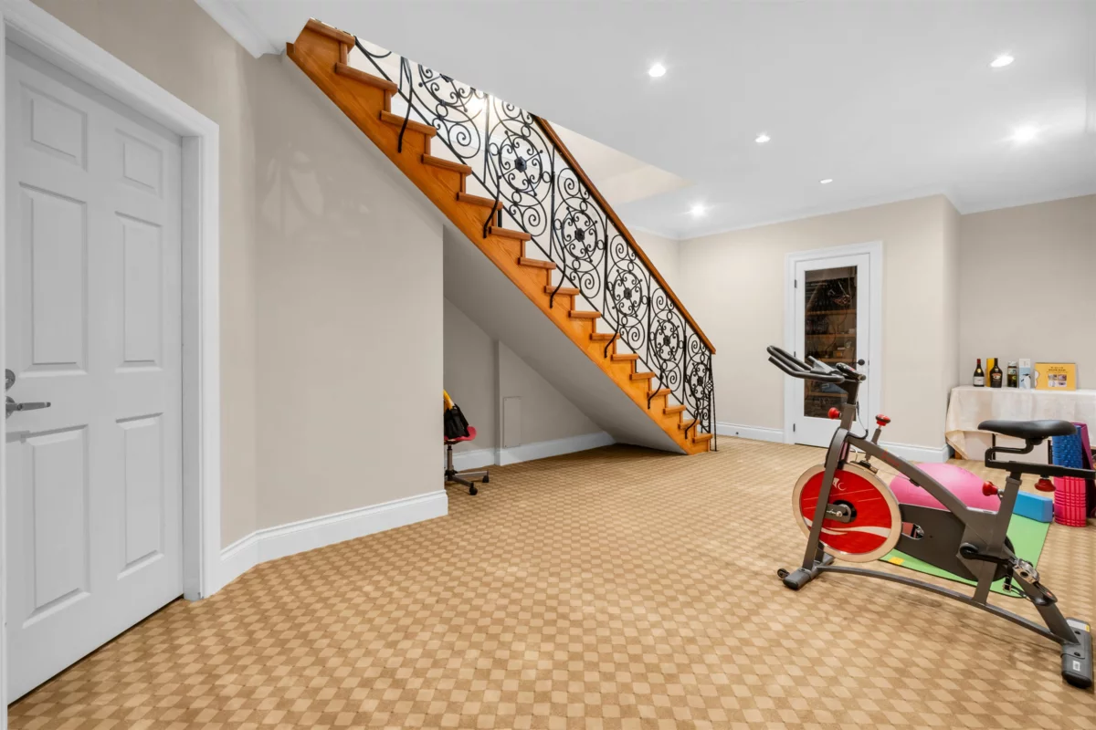 Garden / Landscaping Photo of 8233 Government Road, Burnaby, BC