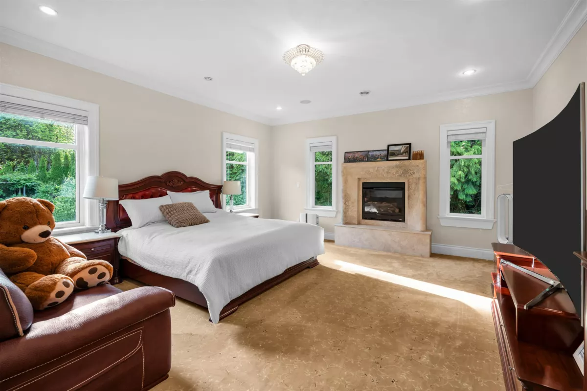 Hallway Photo of 8233 Government Road, Burnaby, BC