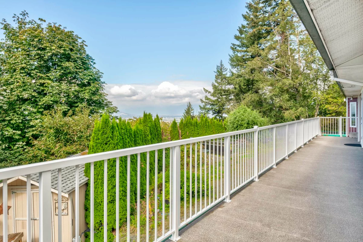 Entry Foyer Photo of 48585 Wincott Road, Chilliwack, BC