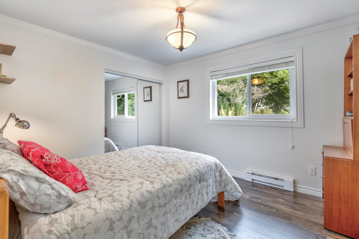 Guest Bathroom Photo of 48585 Wincott Road, Chilliwack, BC