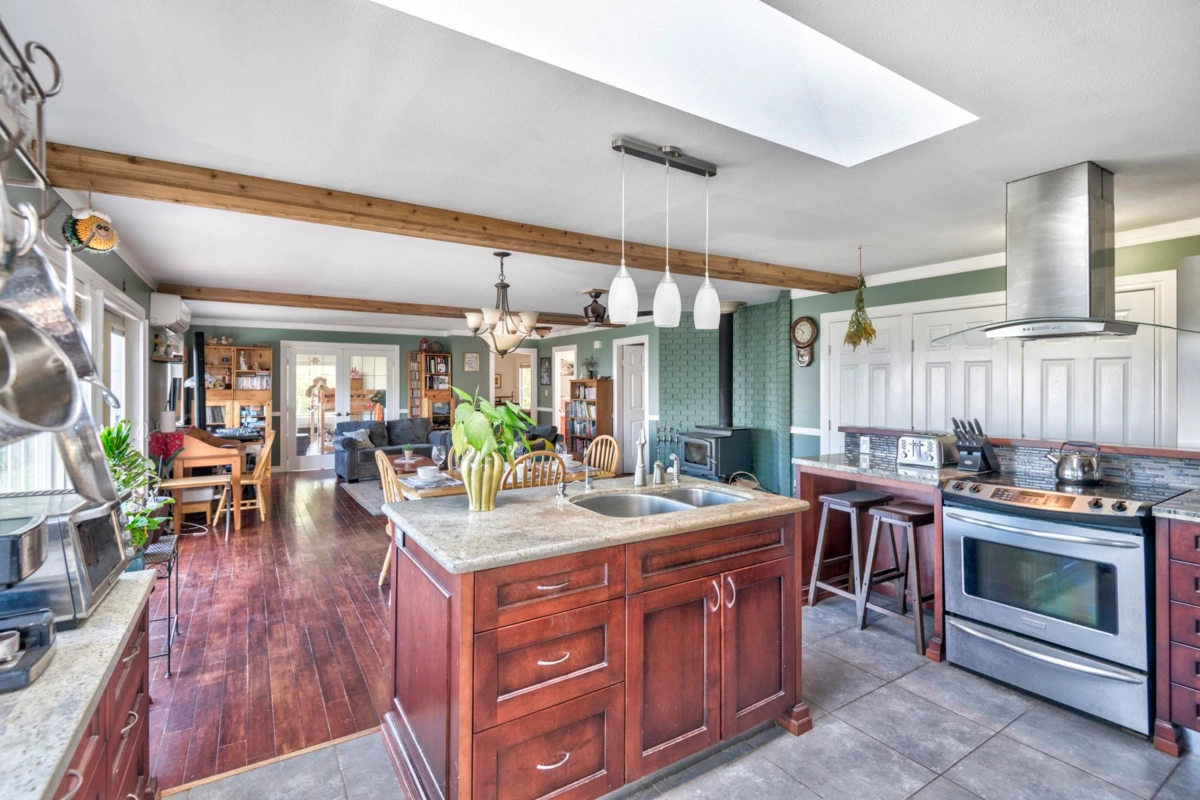 Living Room Photo of 48585 Wincott Road, Chilliwack, BC