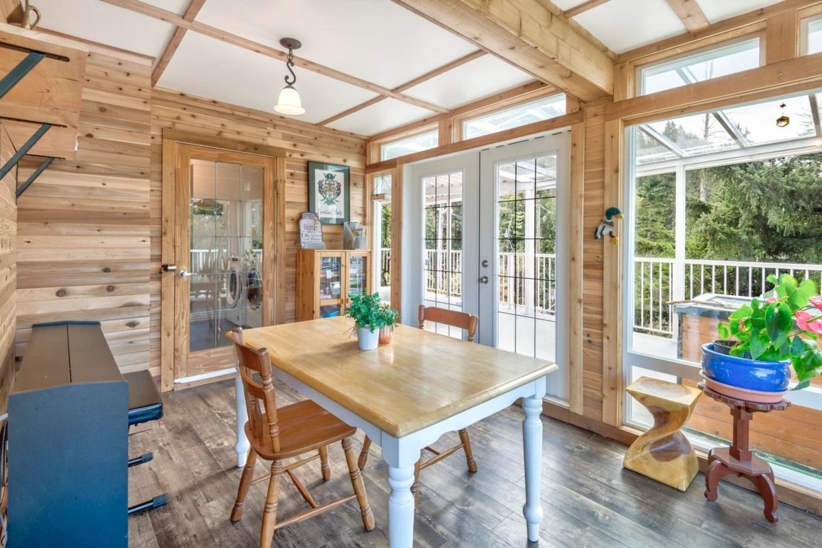 Walk-In Closet Photo of 48585 Wincott Road, Chilliwack, BC