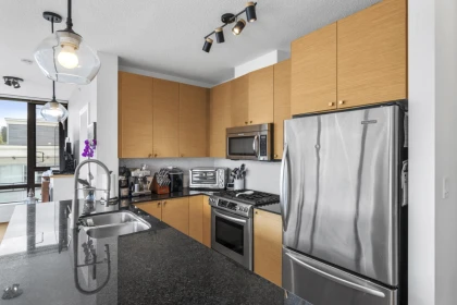 808 110 Brew Street, Port Moody, BC, Port Moody — Apartment/Condo for sale