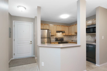 215 33478 Roberts Avenue, Abbotsford, BC, Abbotsford — Apartment/Condo for sale