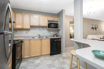 215 33478 Roberts Avenue, Abbotsford, BC, Abbotsford — Apartment/Condo for sale