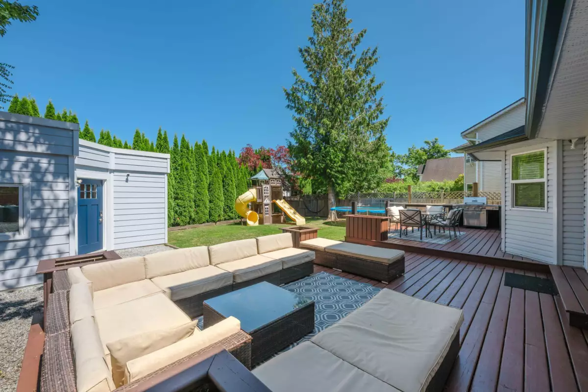 Front Yard Photo of 22111 46 Avenue, Langley, BC