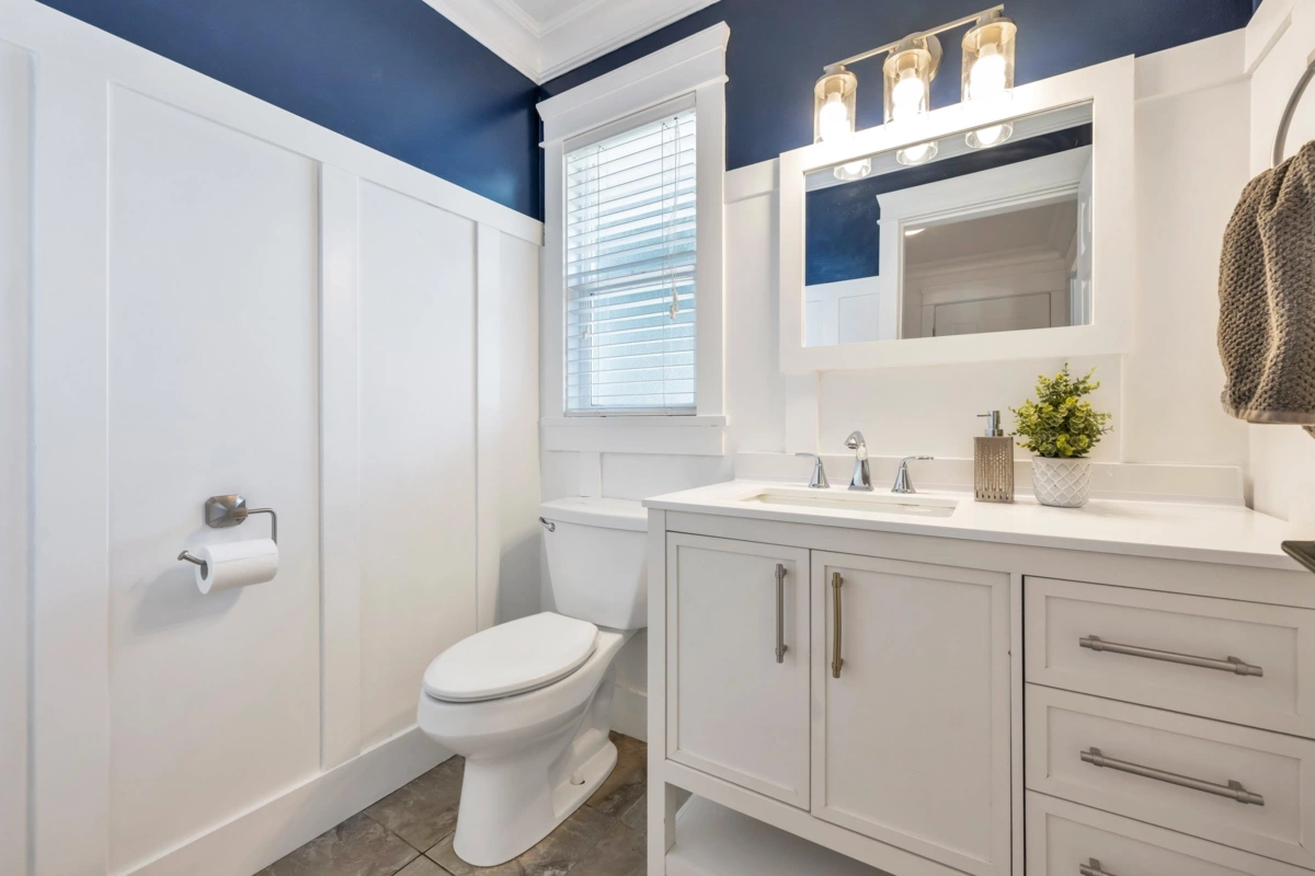Guest Bathroom Photo of 22111 46 Avenue, Langley, BC