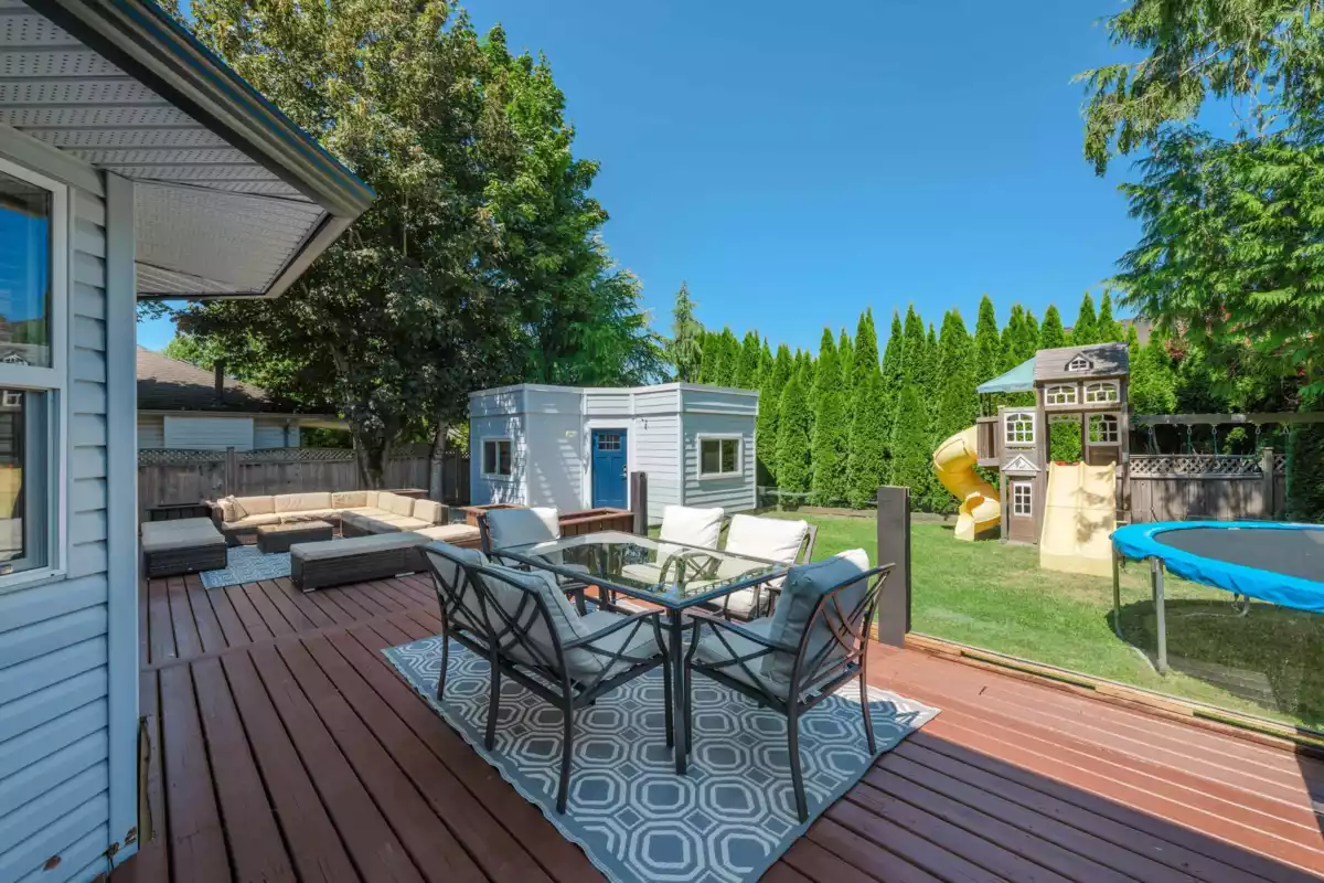 Swimming Pool Photo of 22111 46 Avenue, Langley, BC