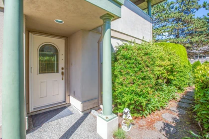 212 13888 70 Avenue, Surrey, BC, Surrey — Townhouse for sale