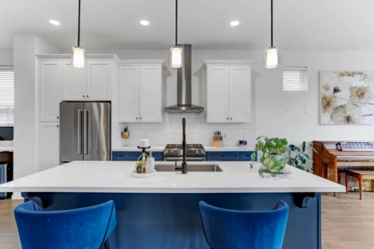Kitchen Island Photo of 10597 Jackson Road, Maple Ridge, BC