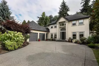 13856 19a Avenue, Surrey, BC, Sunnyside Park Surrey — 5 bed single family residence for sale