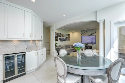 Kitchen Island Photo of 13856 19a Avenue, Surrey, BC