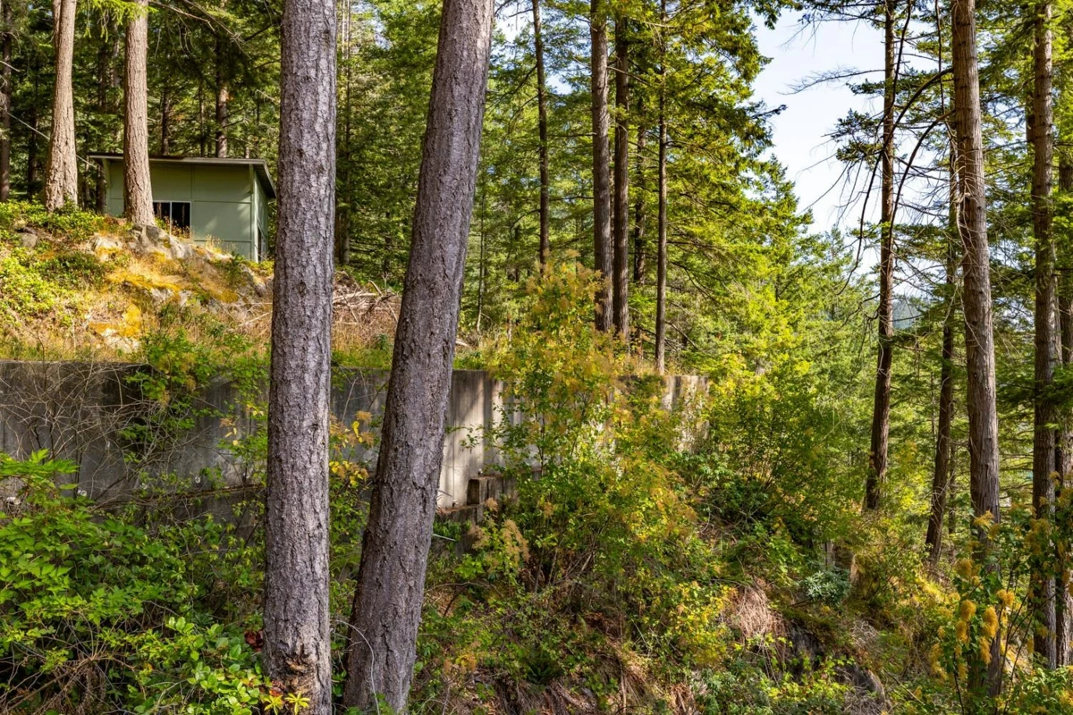 Breakfast Nook Photo of 1345 Catalina Road, Bowen Island, BC