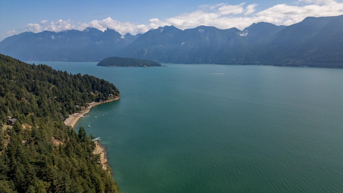 Garden / Landscaping Photo of 1345 Catalina Road, Bowen Island, BC