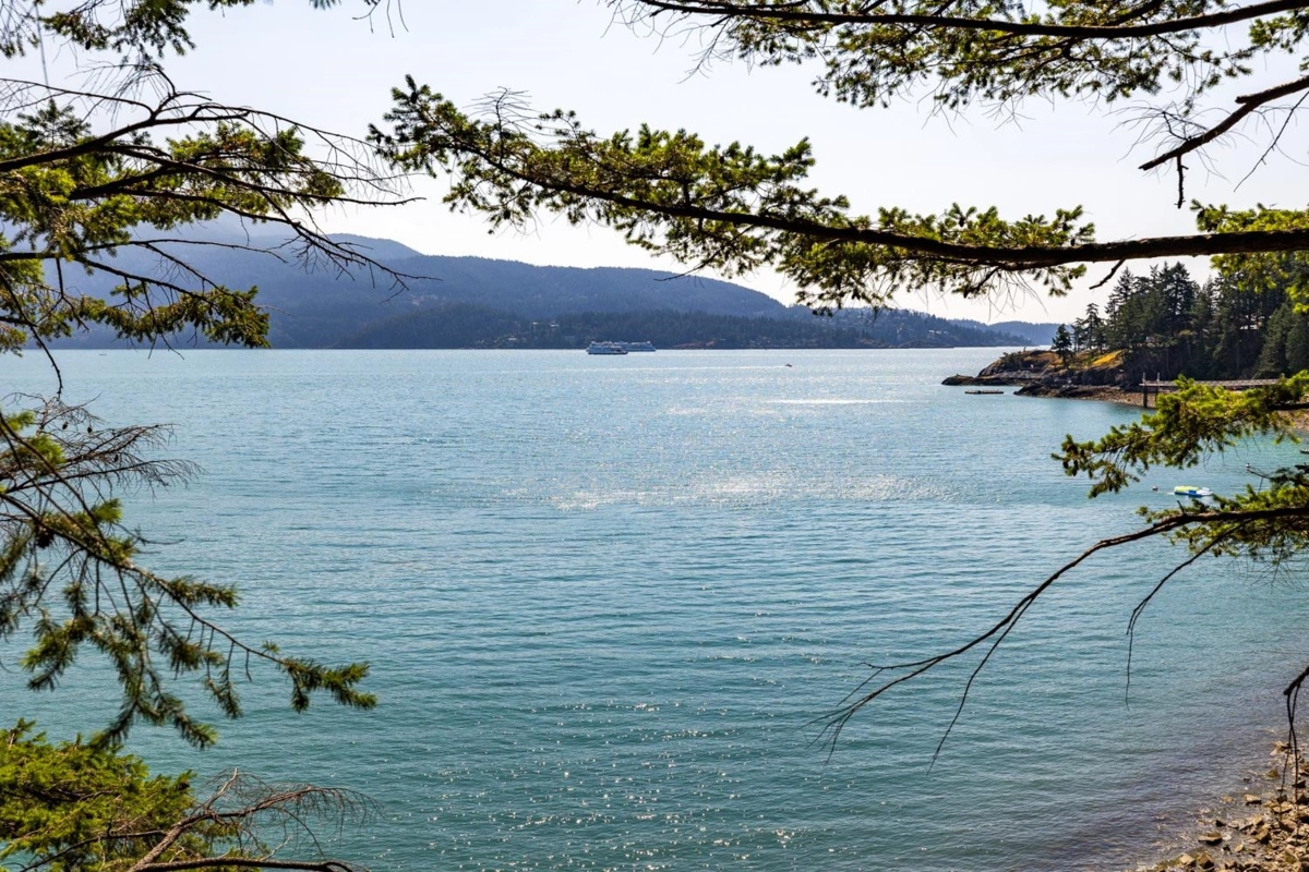 Mudroom Photo of 1345 Catalina Road, Bowen Island, BC