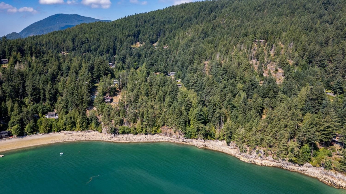 Staircase Photo of 1345 Catalina Road, Bowen Island, BC