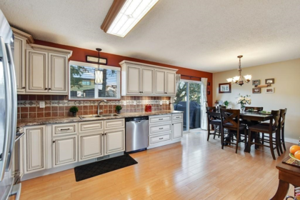 3847 Lindsay Street, Abbotsford, BC, Abbotsford — Single Family Residence for sale