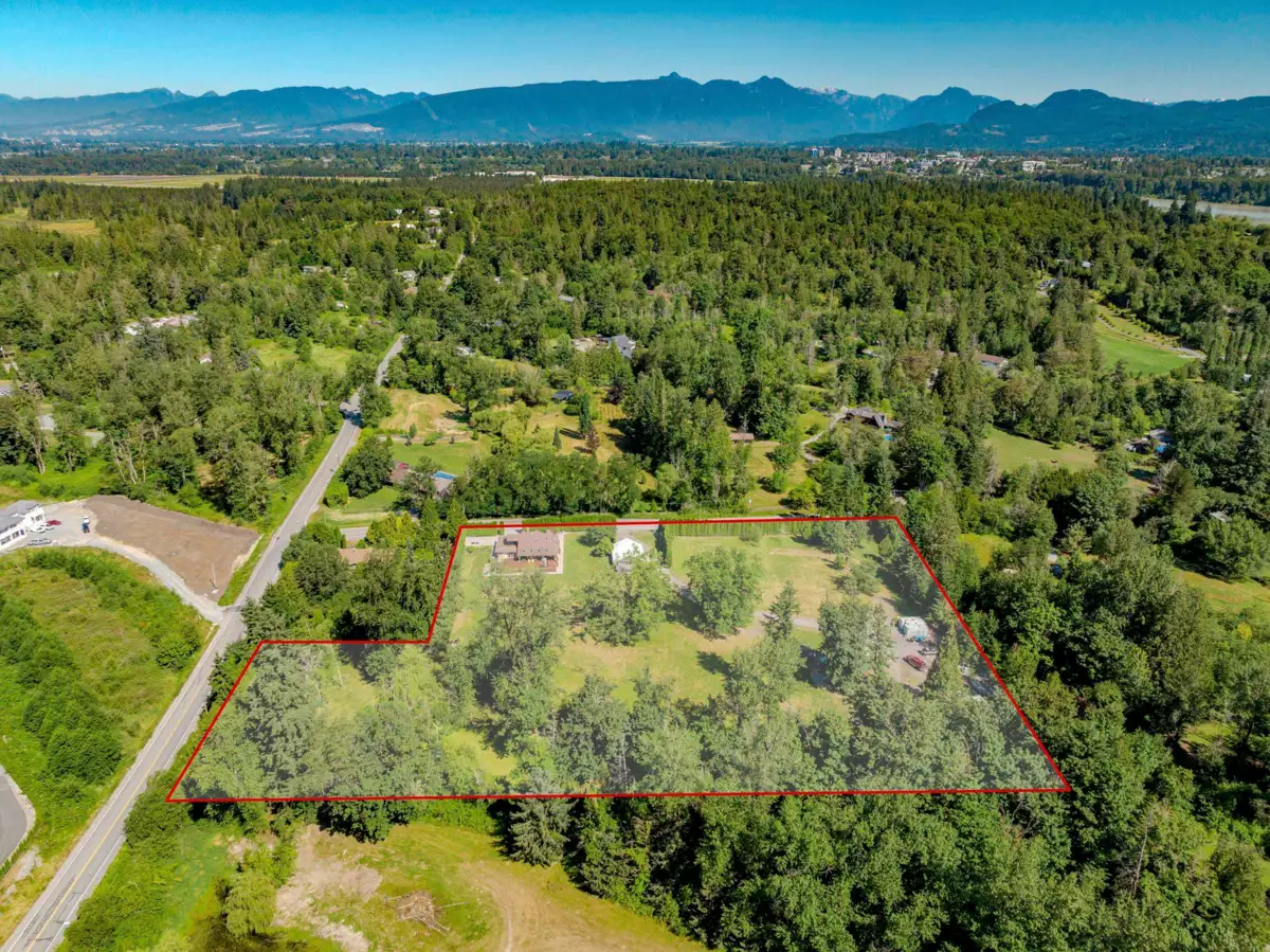 Living Room Photo of 9978 Allard Crescent, Langley, BC