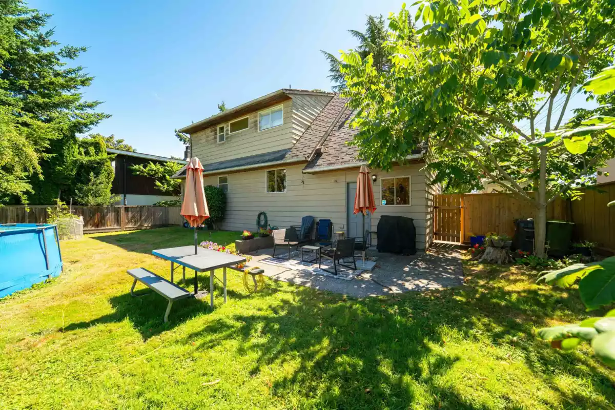 Laundry Room Photo of 6131 Blundell Road, Richmond, BC