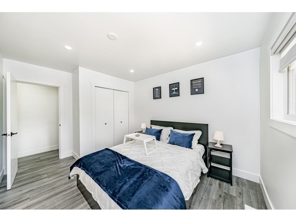 Powder Room Photo of 14927 Kew Drive Drive, Surrey, BC