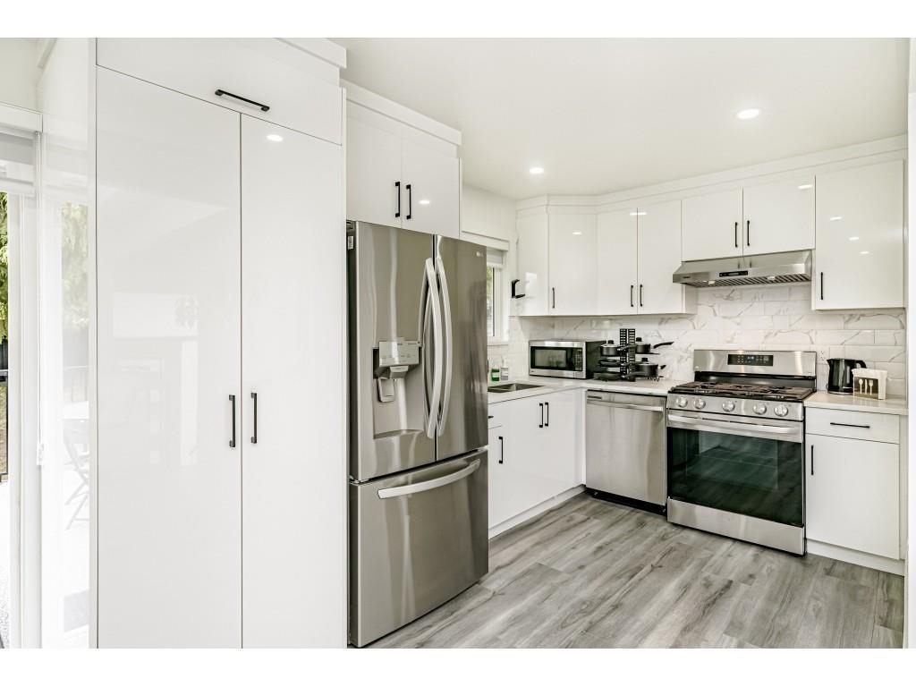 Walk-In Closet Photo of 14927 Kew Drive Drive, Surrey, BC