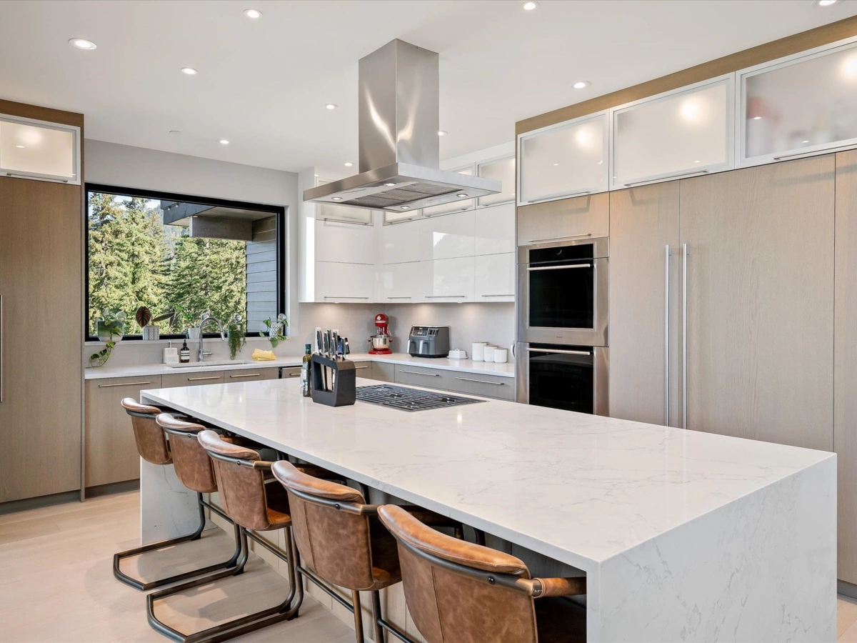 Kitchen Island Photo of 9292 Steller's Way, Whistler, BC