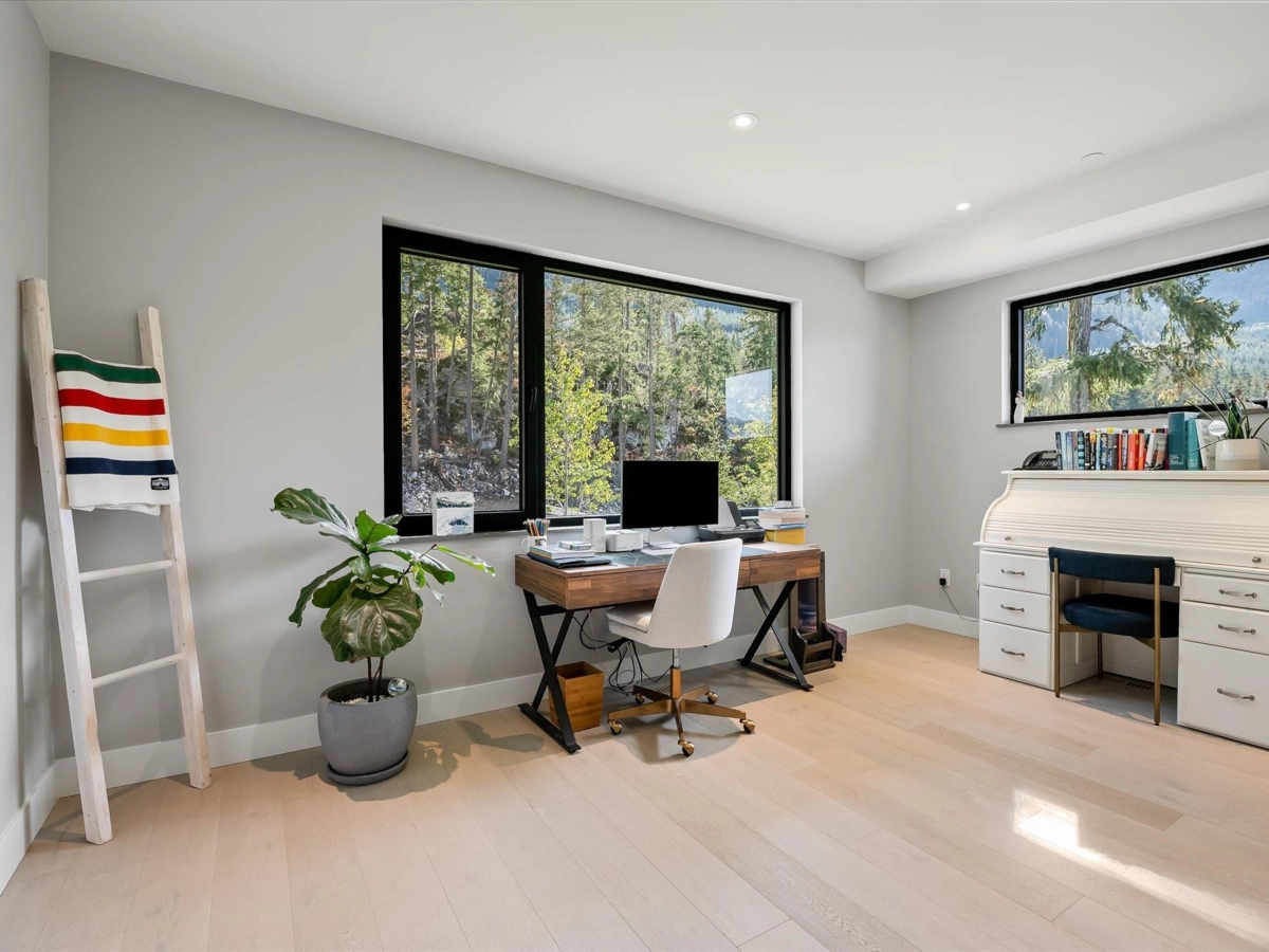 Primary Bathroom Photo of 9292 Steller's Way, Whistler, BC